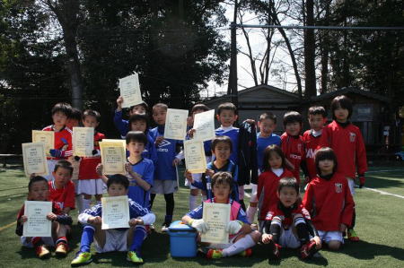 【全体写真】<BR><BR>春休みもいっぱいサッカーしようね! Highslide JS