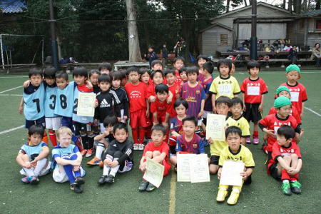 【全体写真】<BR><BR>4月から新1年生!たくさんサッカー仲間を作ろうね! Highslide JS