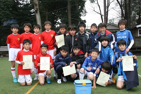 【全体写真】<BR><BR>また大人になったら、このメンバーで集まってサッカーやろうね! Highslide JS
