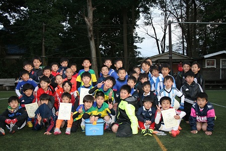 【全体写真】<BR><BR>力差があまりなく、どこが優勝してもおかしくないチームが揃っているのが、この年代の特長ですね Highslide JS