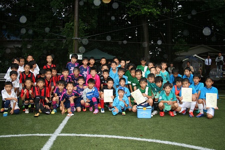 【全体写真】<BR><BR>ようやく雨もほとんど止んで、力勝負が繰り広げられました! Highslide JS
