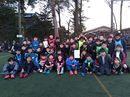 【全体写真】<BR><BR>全20試合中8試合が同点、8試合が1点差で勝負が決まるという大接戦でしたね! Highslide JS