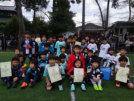 【全体写真】<BR><BR>もうすぐ1年生!これからもどんどんサッカーが楽しくなるよ~ Highslide JS