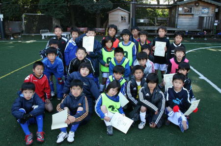 【全体写真】<BR><BR>みんな寒いなか元気いっぱいプレーしましたね! Highslide JS