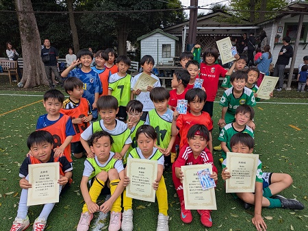 【全体写真】<BR><BR>2025年度パルカップJr. 開幕!学年が上がって成長した姿を見せに来てね Highslide JS