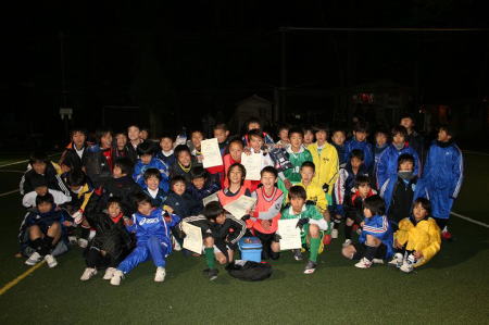 【全体写真】<BR><BR>来年もサッカーがんばろう! Highslide JS