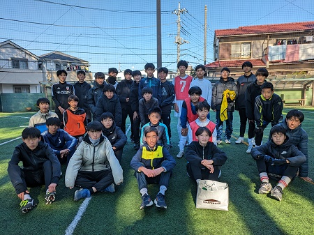 【全体写真】<BR><BR>来年は受験とサッカーの両立がんばっていこー! Highslide JS