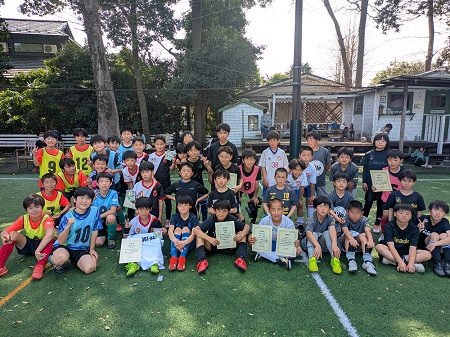 【全体写真】<BR><BR>天気もよく、気持ちよくサッカーできたね! Highslide JS